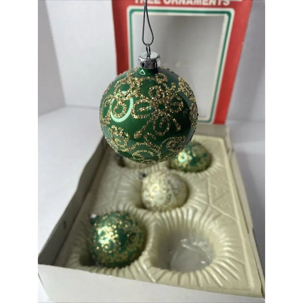 Vintage Commodore Mfg Christmas Ornaments Bulbs Original Box Romania Green White